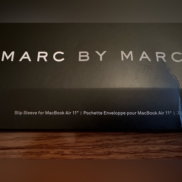 Marc Jacobs slip sleve (new) - Picture 3 of 14